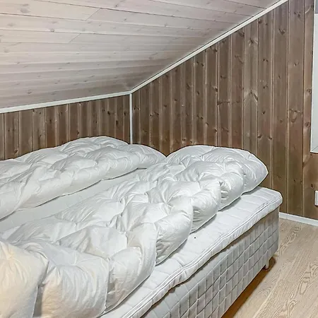 Holiday home Gorgeous In Brottum With Kitchen