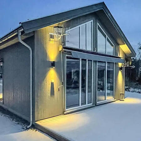 Holiday home Gorgeous In Brottum With Kitchen *