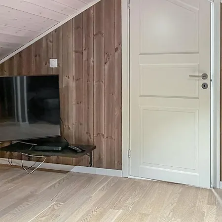 3 Bedroom Gorgeous In Brottum 펜션 *